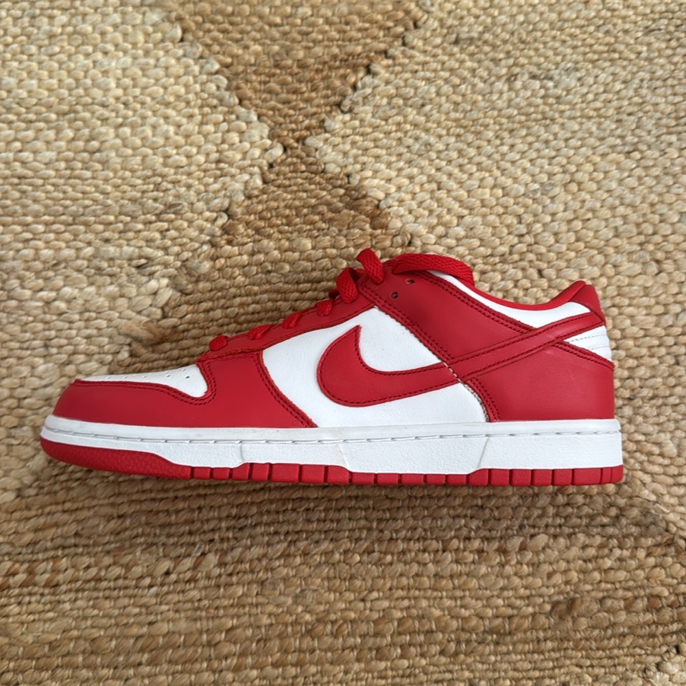 Nike Dunk Low SP - white/university red